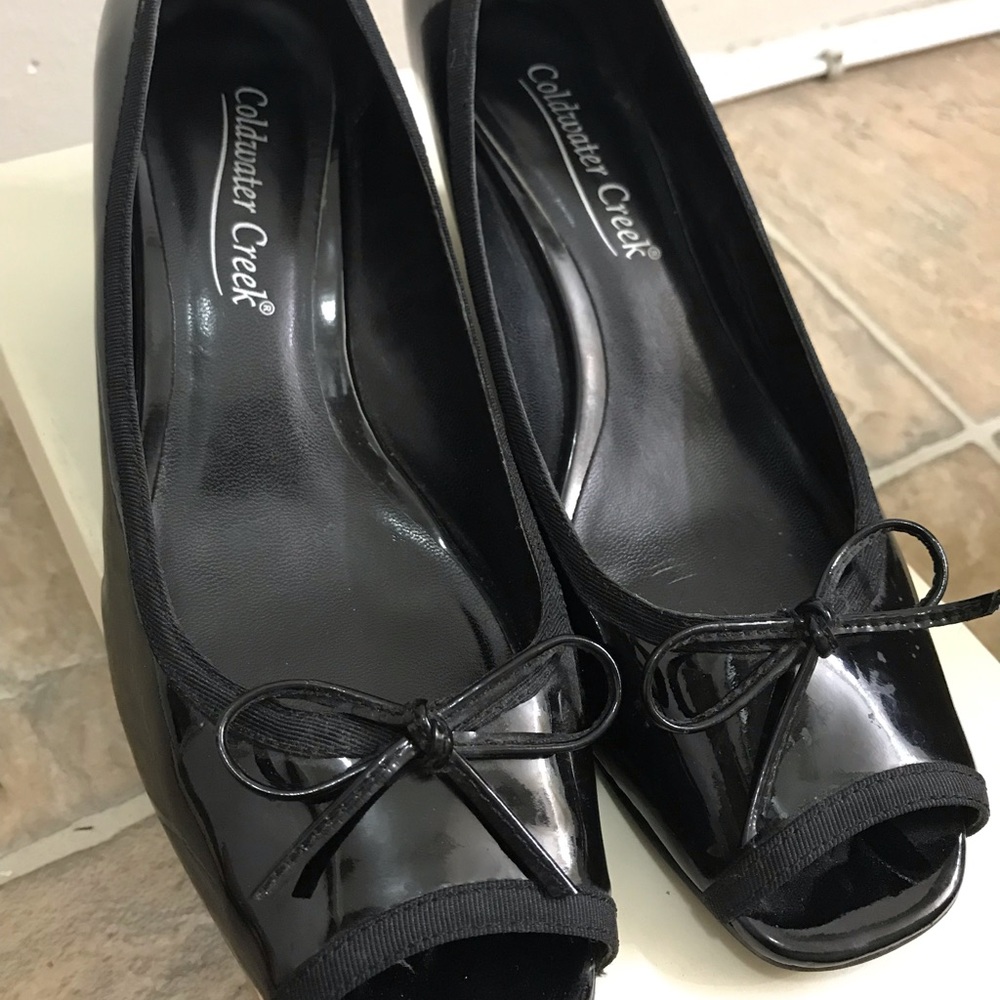 Cold Water Creek peep toe shoes
